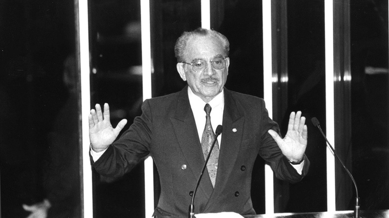 De família tradicional na política, Alcides Falcão exerceu 6 mandatos na Assembleia Legislativa
