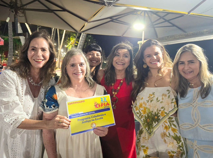 Programa Cidadania e Justiça na Escola recebe homenagem no 22º Prêmio ESPIA