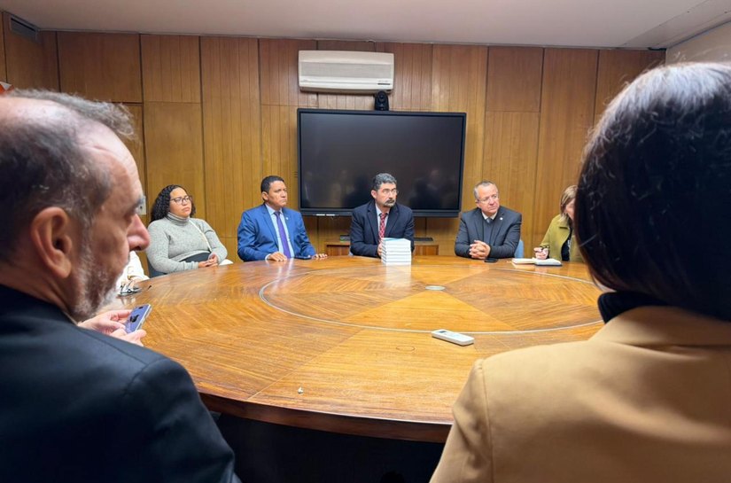 Reitor da ULisboa recebe delegação de Alagoas e destaca importância da cooperação internacional