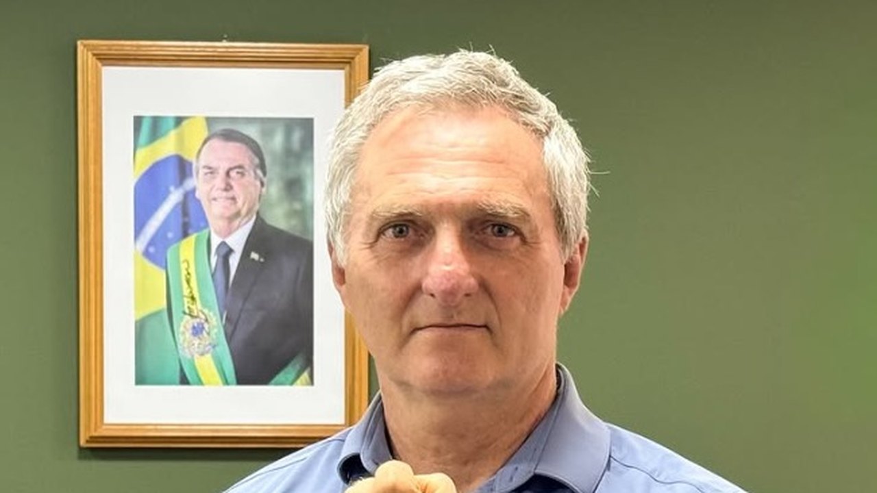 Irmão de Bolsonaro diz a jornal que Flávio 'não arrasta multidões'