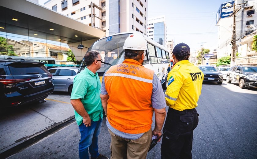 Defesa Civil realiza inspeção em hotel que pegou fogo no bairro Pajuçara, em Maceió