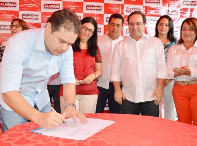 Renan Filho assegura investimento de R$ 300 milhões na Saúde