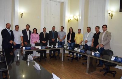 Colégio de Líderes se reúne pela primeira vez e define o seu funcionamento