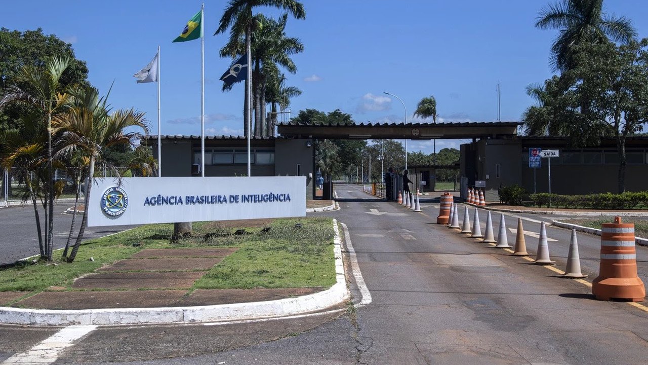 Abin de Ramagem gastou R$31 milhões com ferramentas de vigilância secretas e sem licitação