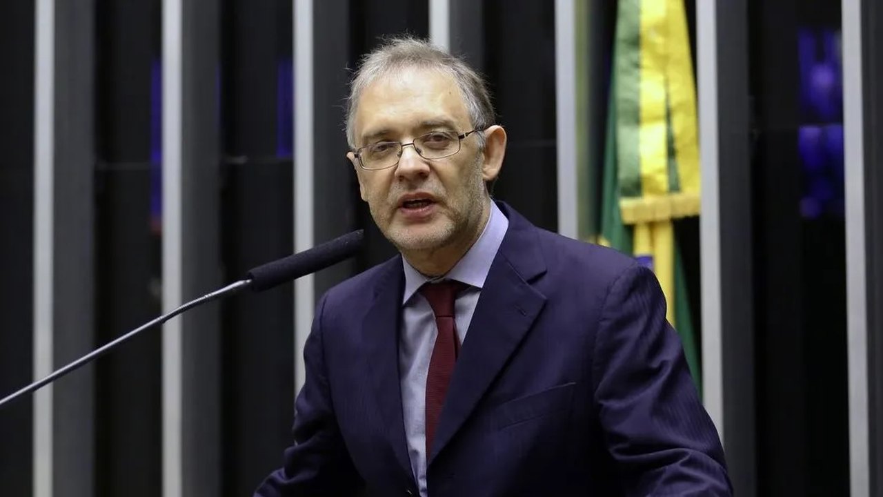 Escritor e tradutor Marco Lucchesi vai presidir a Fundação Biblioteca Nacional