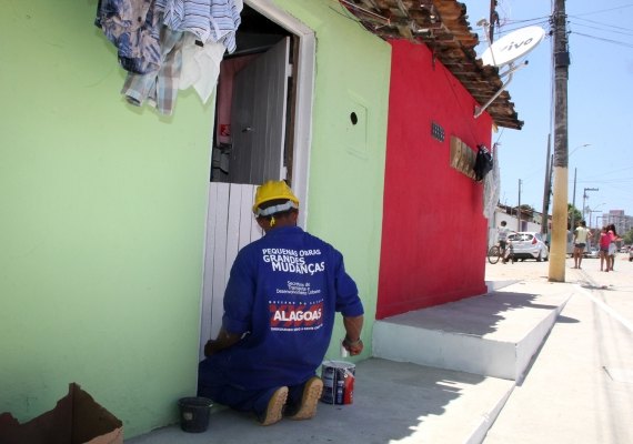 Pequenas obras: Estado vai reformar casas nas grotas de Maceió