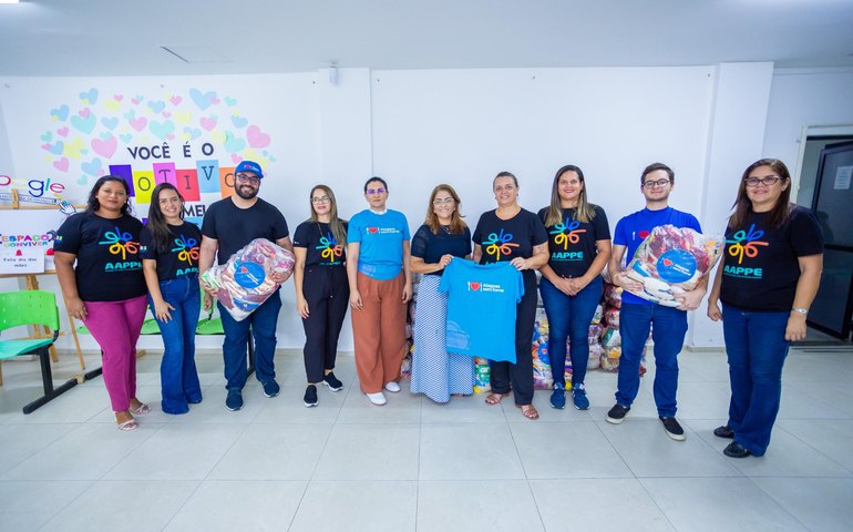 Alagoas Sem Fome doa uma tonelada de alimentos para Associação dos Amigos e Pais de Pessoas Especiais