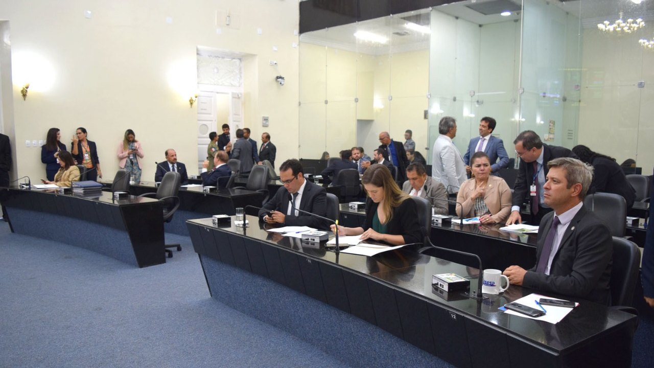 Derrubada e manutenção de vetos são destaques na Ordem do Dia