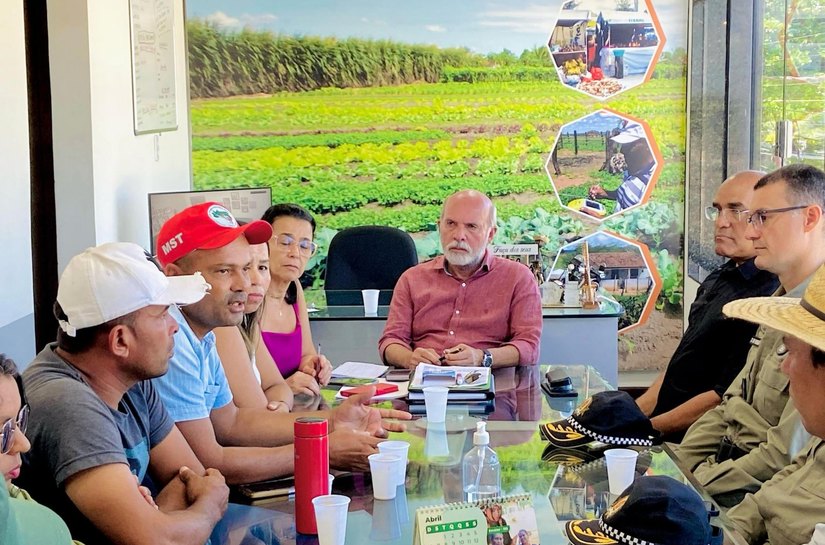 Mediação de conflitos: Iteral recebe agricultores acampados em São Sebastião