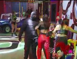 Noite de caos em A Fazenda 17: Martina é expulsa após jogar copo durante festa”