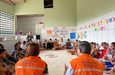 Diretoria Social orienta crianças sobre a importância e atuação da Defesa Civil
