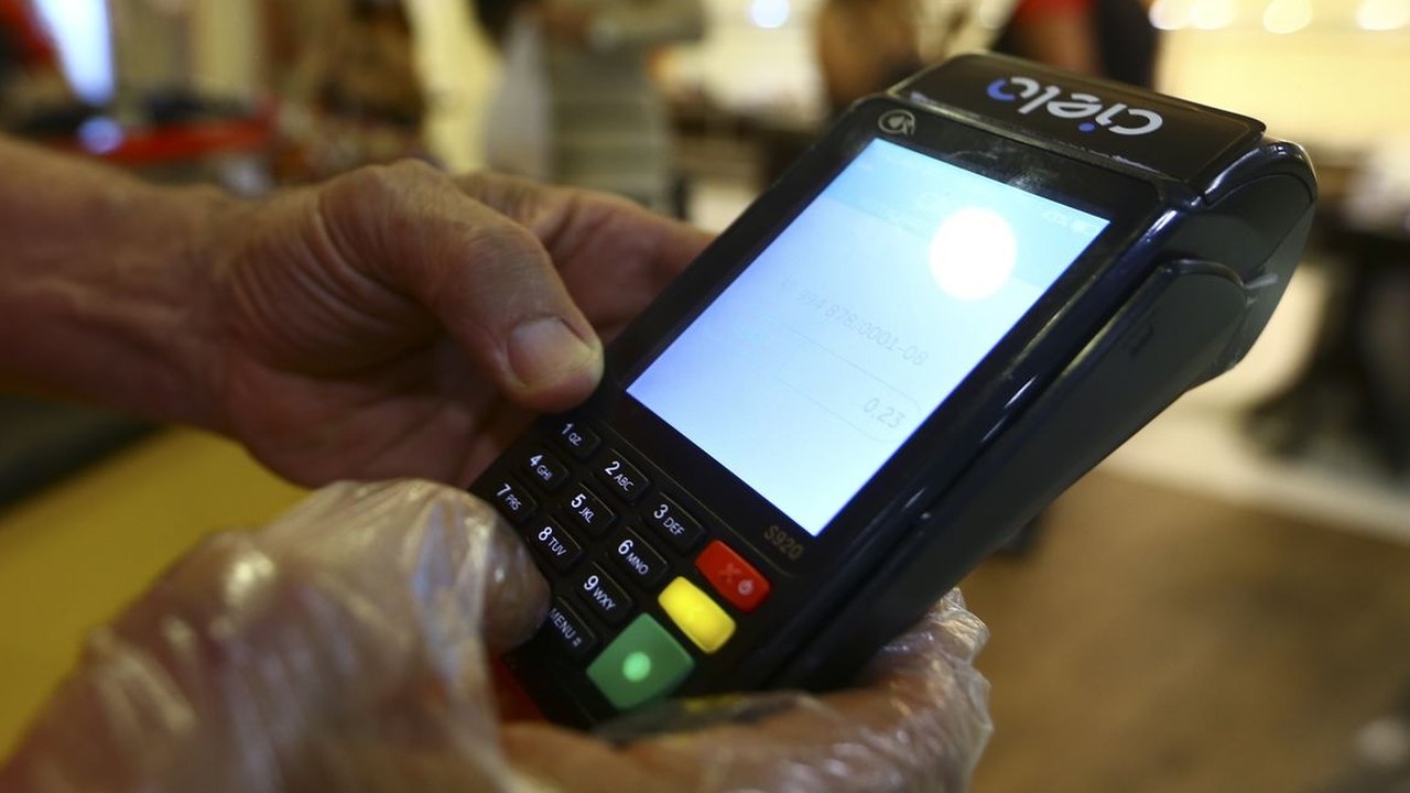 Varejo sobe 1,7% em abril ante abril de 2022 em termos nominais, aponta ICVA