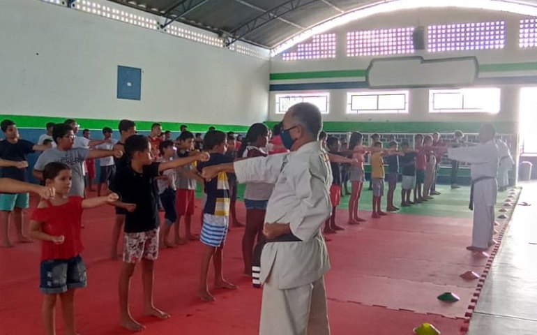 Projeto Karatê nas Escolas beneficia mais de 300 alunos da rede pública de Palmeira dos Índios
