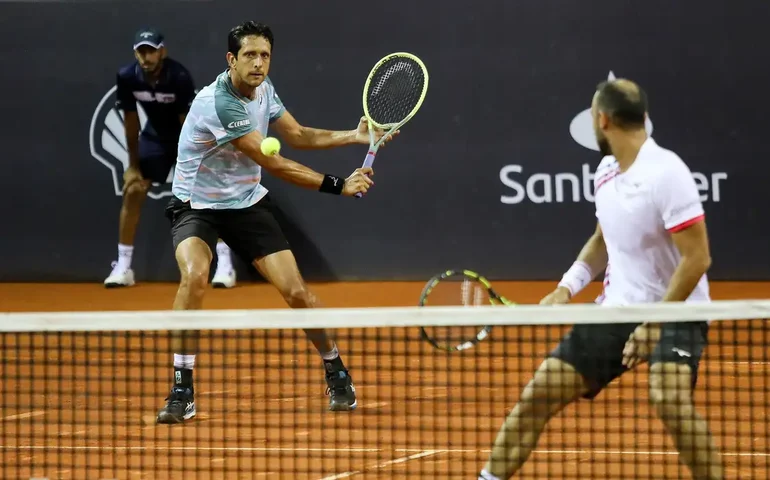 No fim de semana do Rio Open, evento promove aulas e partidas de tênis para crianças
