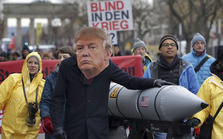 Trump quer realizar testes nucleares, pois EUA estão atrasados da Rússia neste âmbito, diz analista