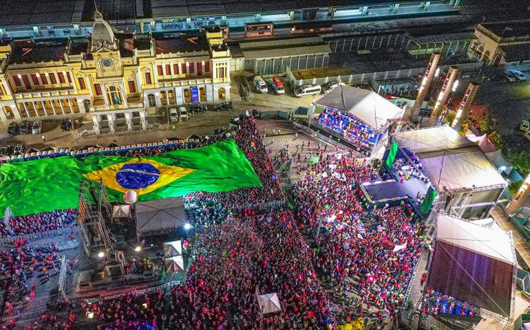 Lula: “Estamos de volta para fazer uma nova independência neste país”