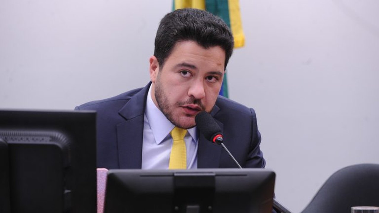 Comissão aprova projeto que amplia mecanismo de ajuste de carbono nas fronteiras