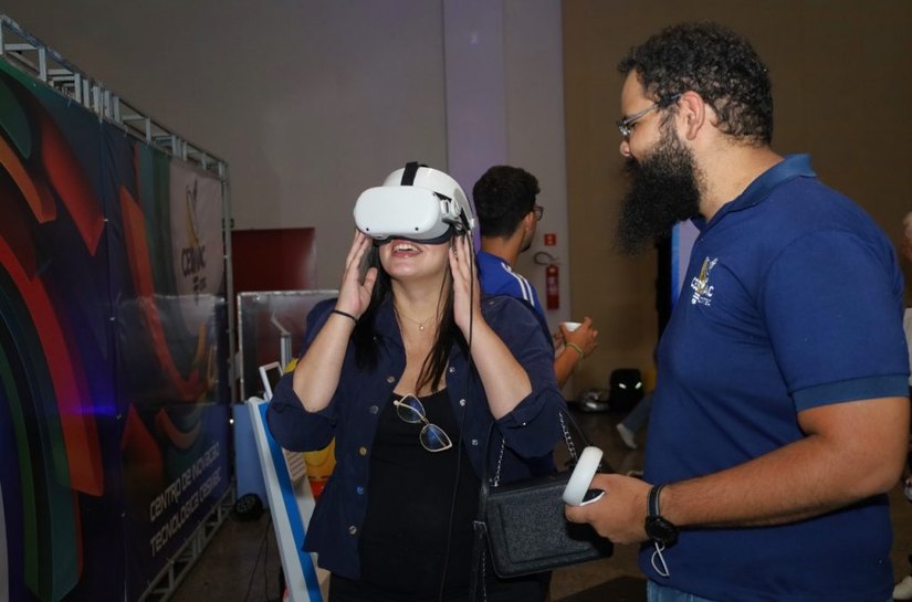 Cesmac apresenta Hub ConsCiência e tecnologias de ponta na Jornada Pedagógica