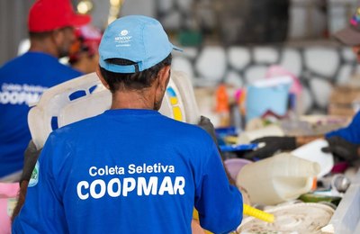 Cooperativas de reciclagem de Alagoas recebem equipamentos e infraestrutura para aumentar produtividade