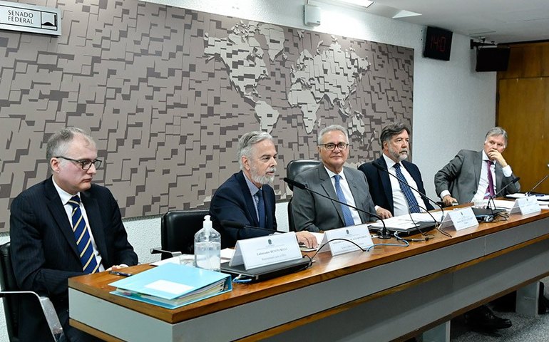 Indicação de Antonio Patriota à embaixada do Brasil em Londres vai a Plenário