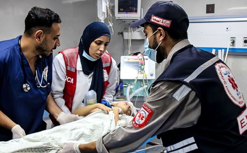 Médicos de Gaza alertam para 'catástrofe de saúde pública' com ordem de retirada e potencial invasão por Israel