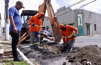Infraestrutura inicia troca de tubulação de drenagem danificada no Jaraguá