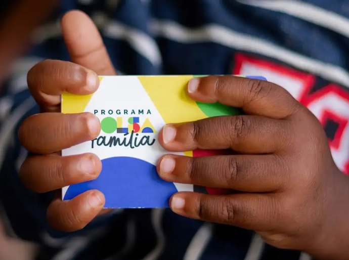 Caixa paga Bolsa Família a beneficiários com NIS de final 4