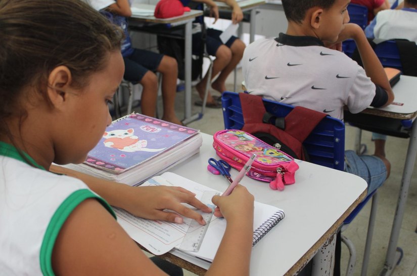 Educação cria guia com orientações para ensino fundamental híbrido na rede