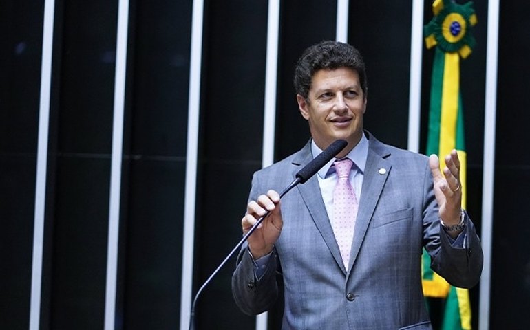 Salles diz que Tarcísio não representa direita e questiona lealdade a Bolsonaro