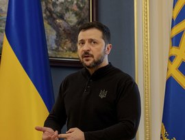 Ucrânia enfrenta risco de colapso diante de falta de recursos e aumento da deserção, aponta cientista político