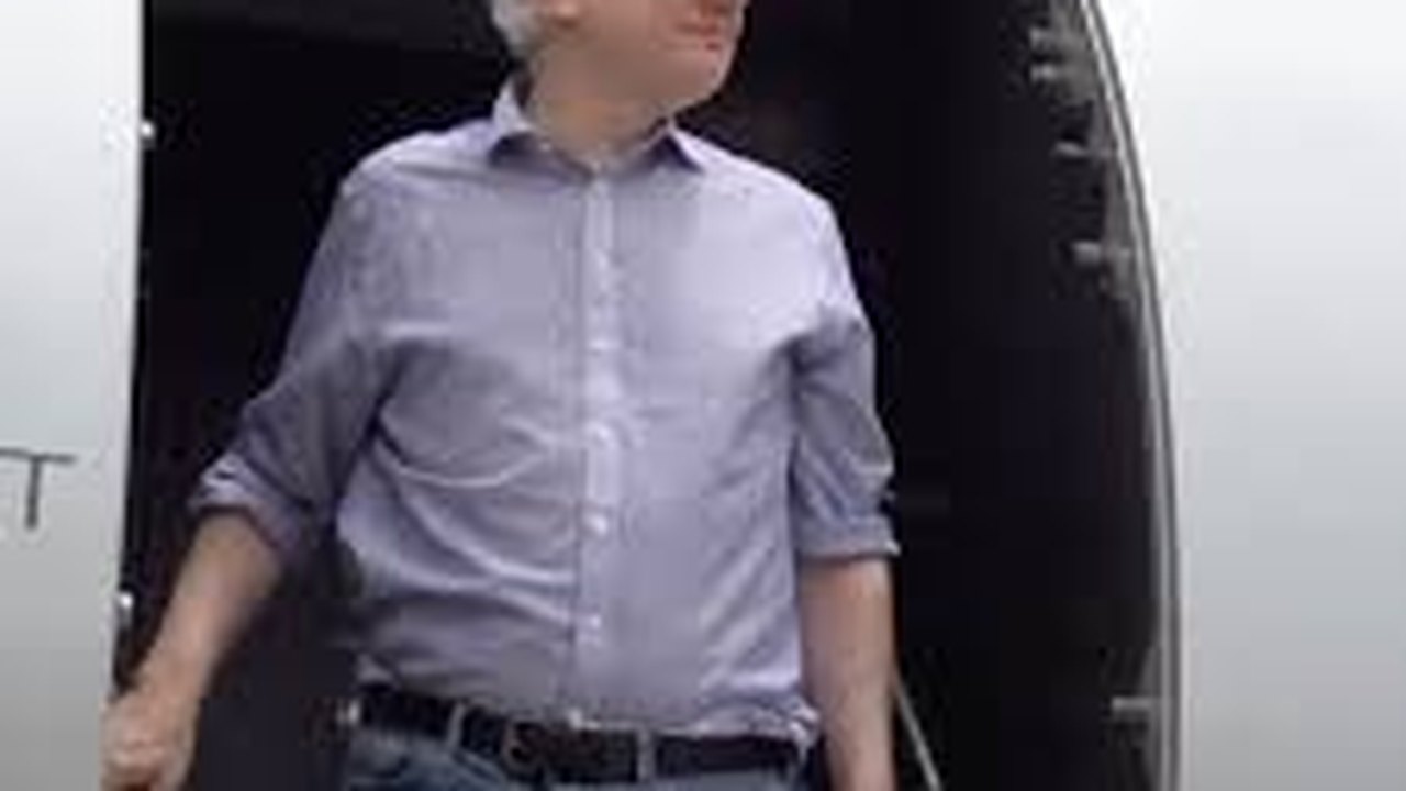 Assange é oficialmente 'um homem livre' após formalização de acordo com Justiça americana que encerra 14 anos de impasse