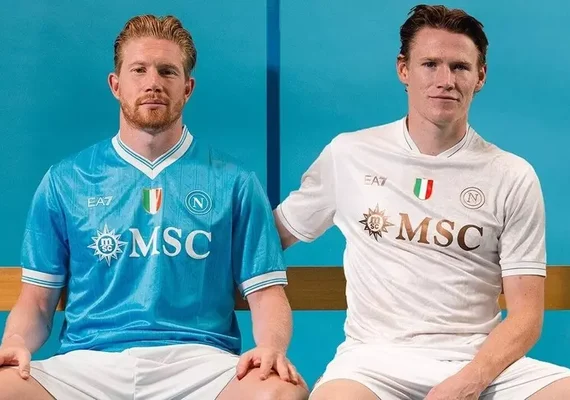 Atual campeão italiano, Napoli lança novos uniformes