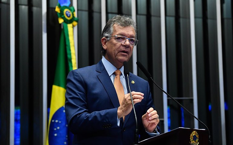 Laércio homenageia 64 anos de fundação do Banco do Estado do Sergipe