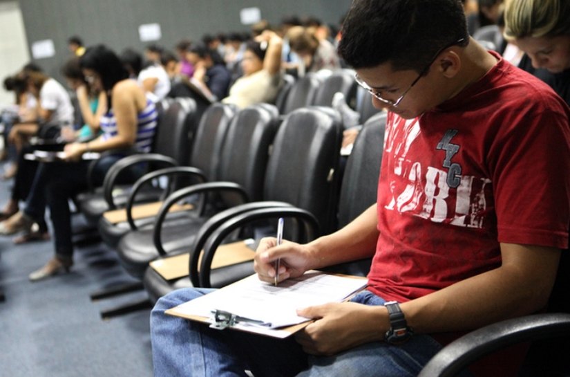 Esmal convoca aprovados para estágios em Administração e Economia