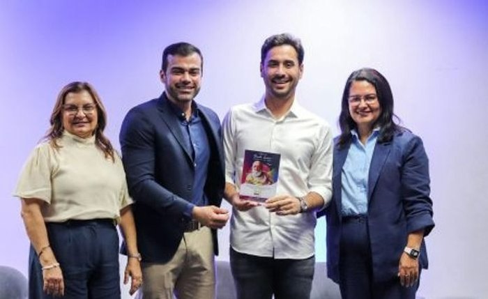 Prefeito representa a AMA e é homenageado no Fórum Estadual da Undime