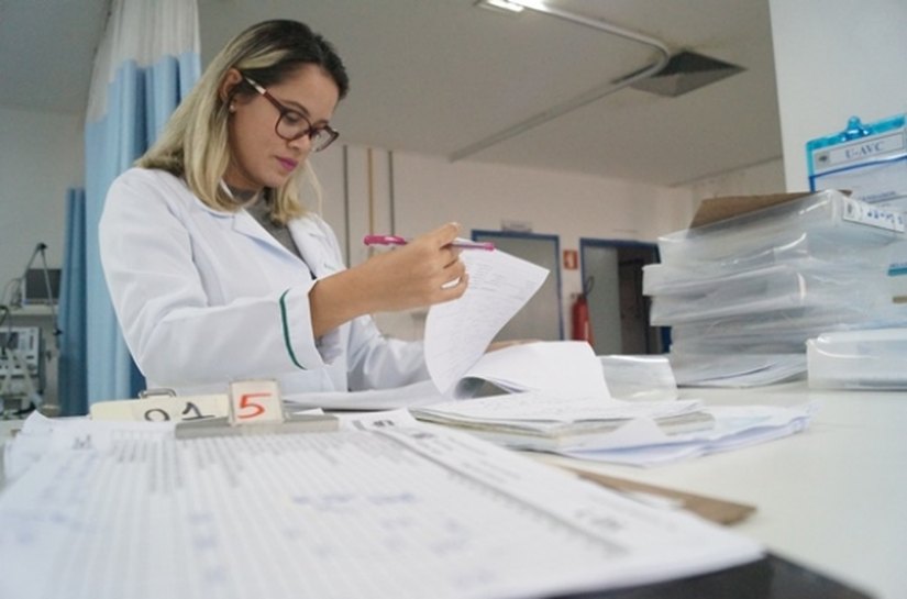 Esclarecer tem sido a principal ação dos assistentes sociais no HGE