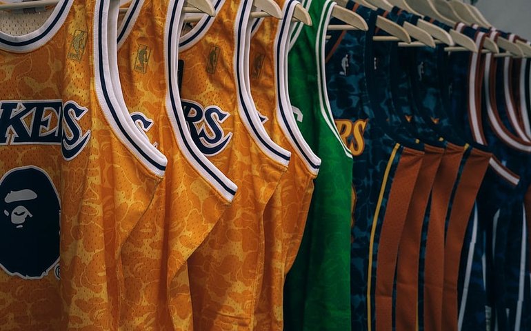 Vendas no varejo nos EUA caem 1,1% em julho ante junho