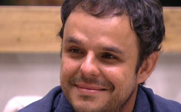 Adrilles volta à ‘Jovem Pan’ 49 dias após gesto associado a nazismo