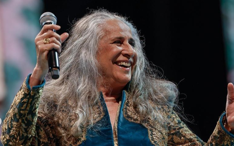 Maria Bethânia e estilista Gilda Midani se separam após oito anos