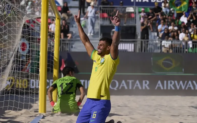 Brasil derrota a Itália e é hexa mundial no futebol de areia 