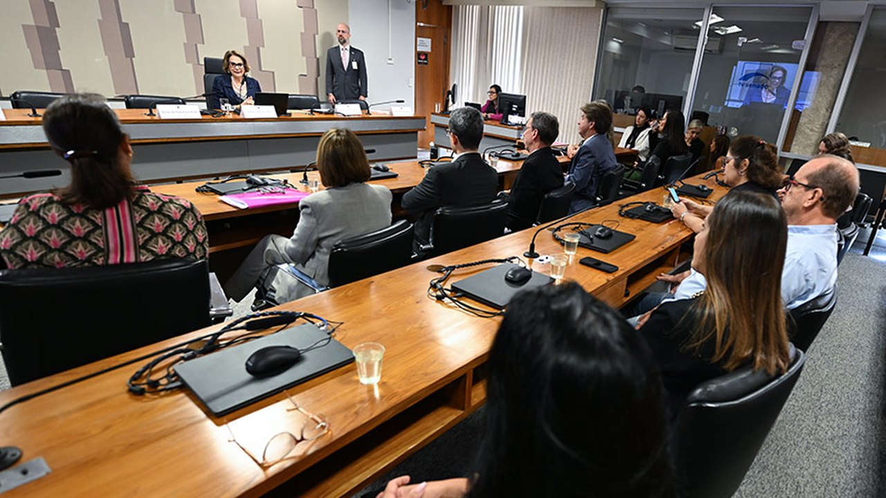 CDH debate políticas públicas voltadas à proteção de meninas nesta quinta