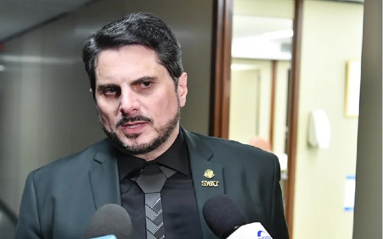 Bolsonaro ‘não mostrou contrariedade’ a plano golpista, diz Marcos do Val à PF