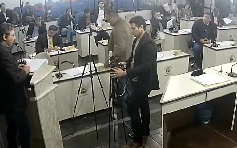 Vereadores da base do prefeito-imperador rejeitam pela sexta vez requerimento para prefeitura prestar contas de obras e ações