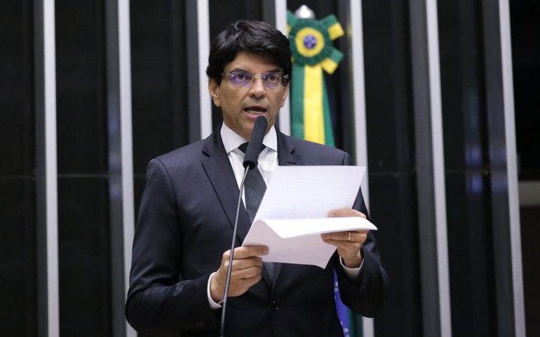 Deputados aprovam em 1º turno o texto-base da PEC das Prerrogativas; acompanhe