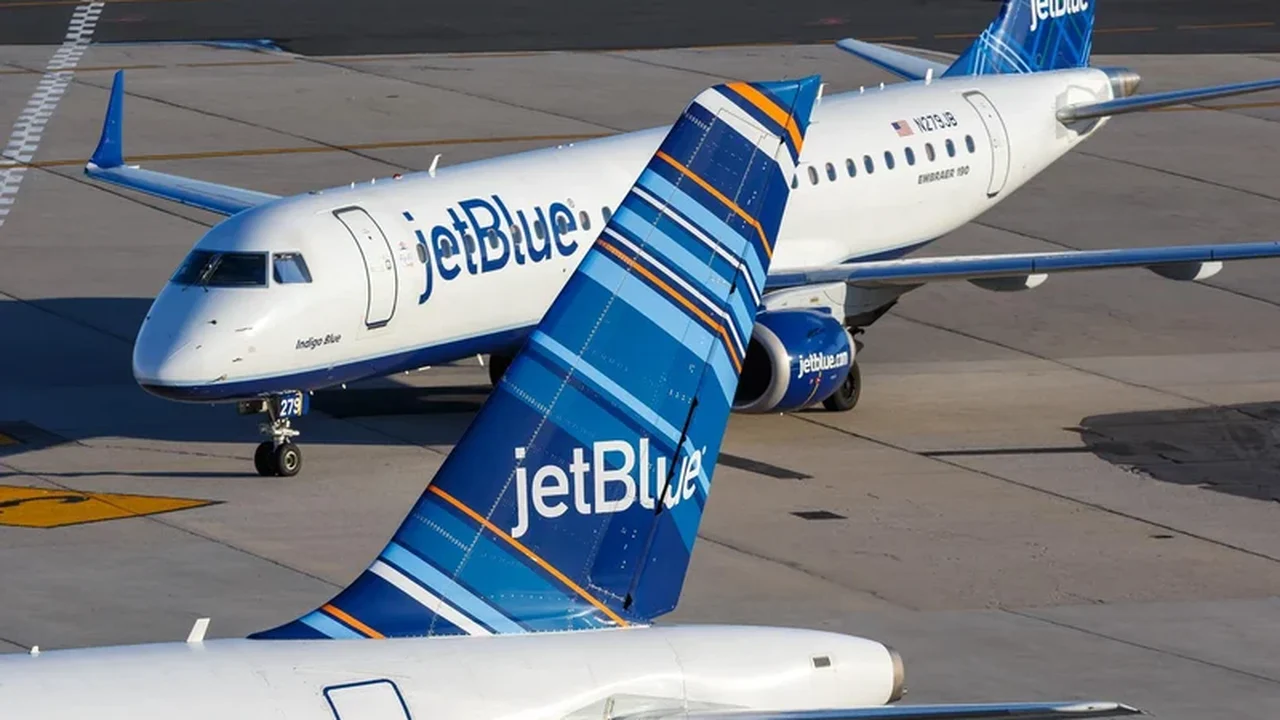 JetBlue amplia prejuízo no 3º tri, mas receita sobe apesar da alta do combustível