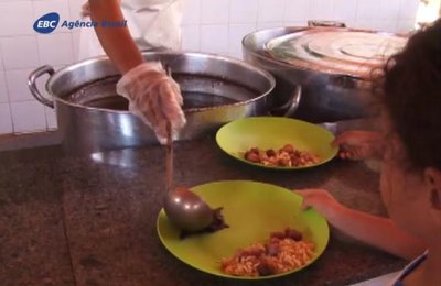 Mau acondicionamento leva à perda de muita comida no Brasil