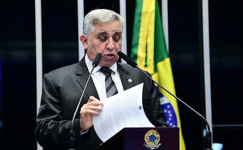 Izalci critica suposto 'aparelhamento político' na Petrobras