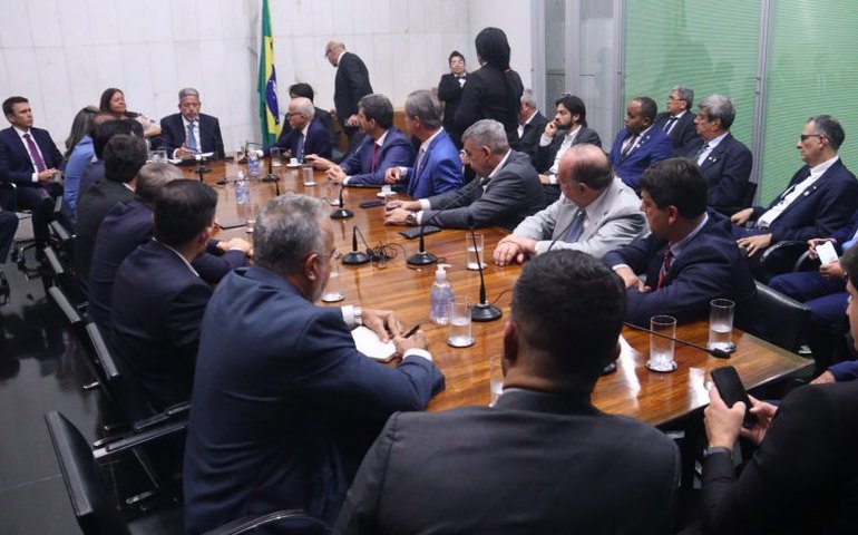Frente Nacional dos Prefeitos intensifica mobilização contra reforma tributária
