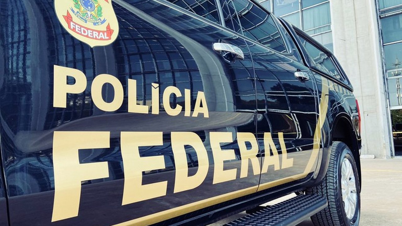 PF apreende 75 kg de cocaína em casco de navio que partiria da Baía de Paranaguá (PR)