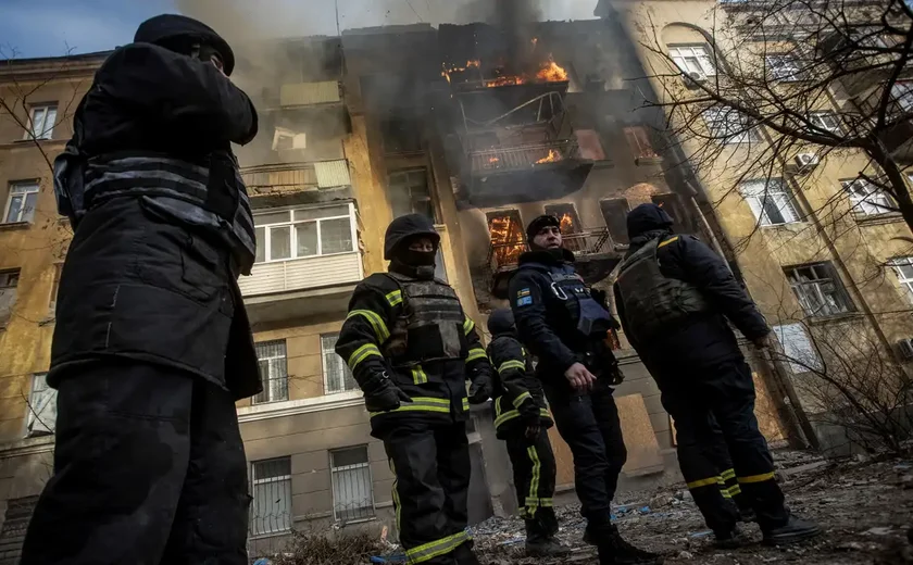 Várias explosões são ouvidas no centro de Kiev